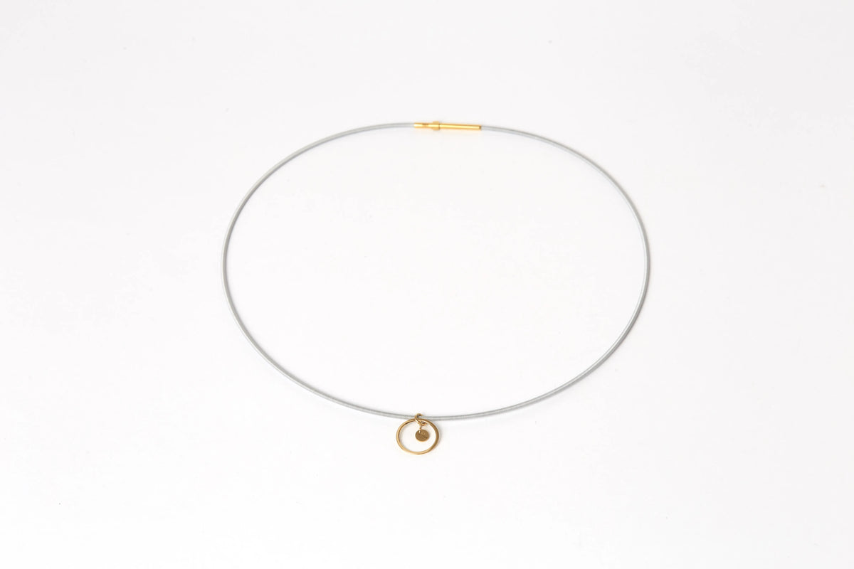 Collana in acciaio con cerchio