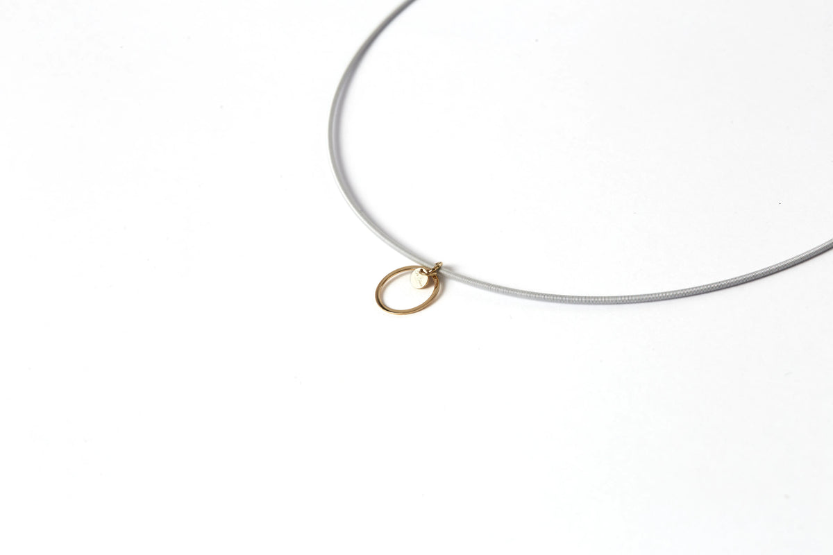 Collana in acciaio con cerchio
